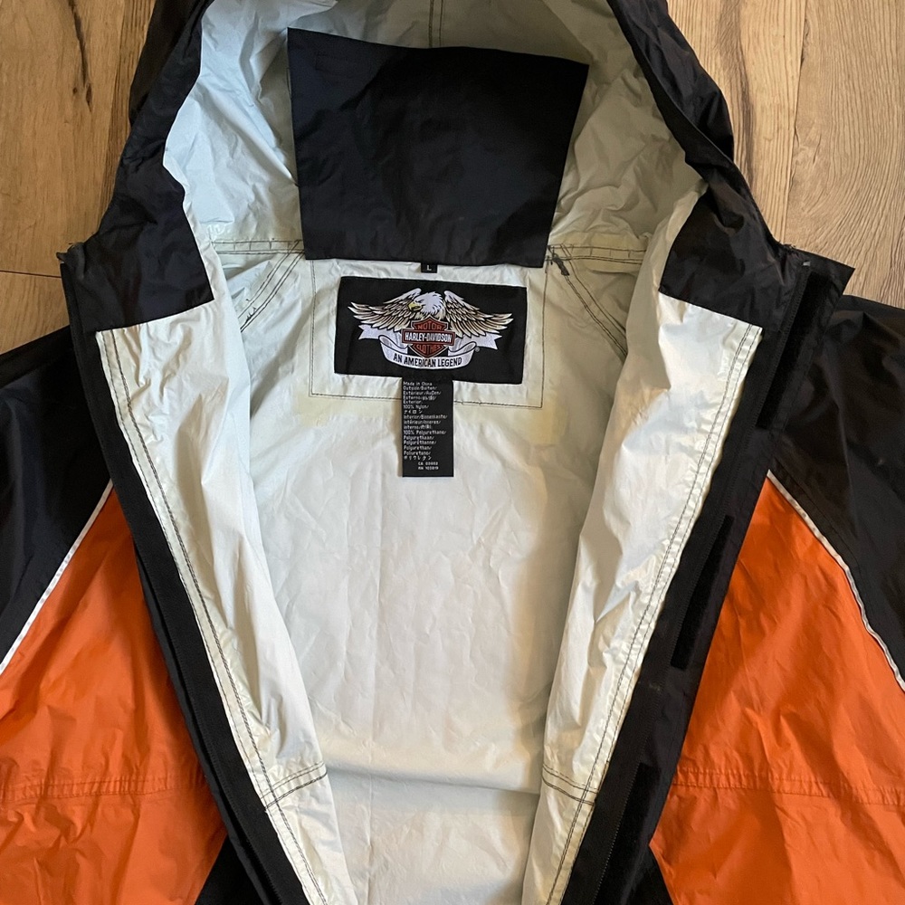 Harley Davidson rain suit (top and bottom) Men’s size large